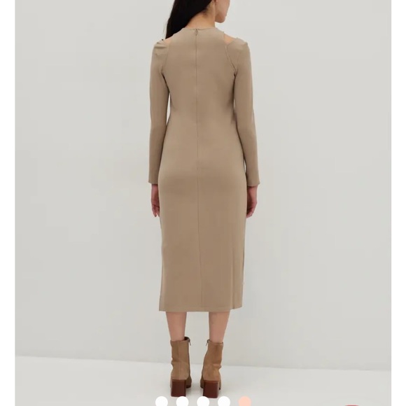 Fall/winter Cold shoulder midi dress - Picture 3 of 3